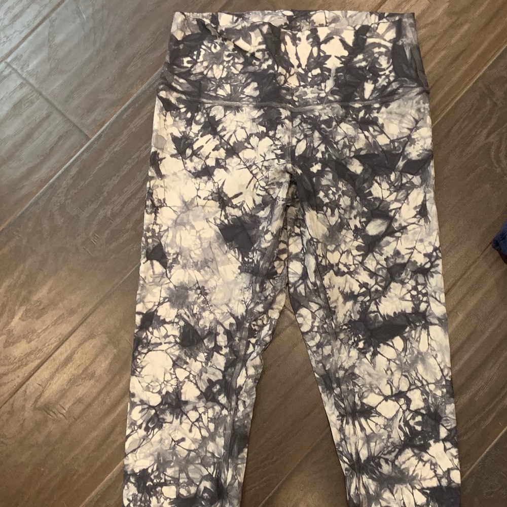 Lululemon Wunder Under High-Rise 7/8 Tight size 8